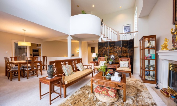 Caulfeild House | Mountain and ocean view artful deco 5 bedrooms house