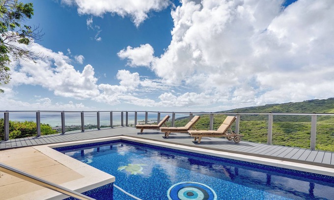 Hawaii Kai House | Mountain and Ocean Views with Pool- April and May 2025 - Spring Special!