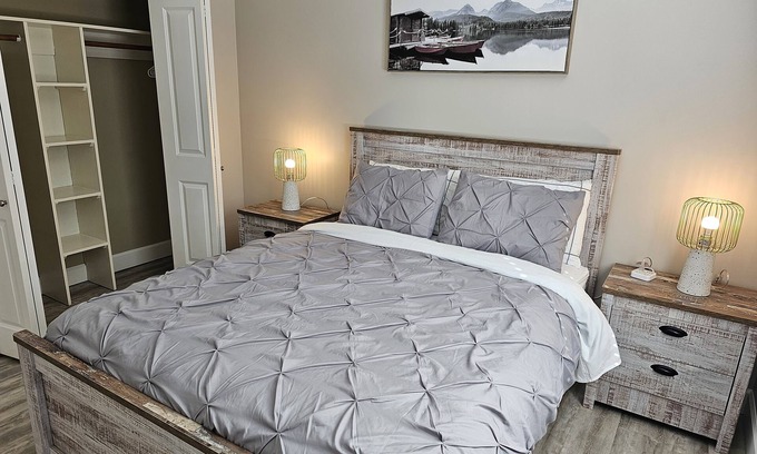 Regional District of Nanaimo House | Mountain and park view! Stylish & Comfortable, Sleep 4