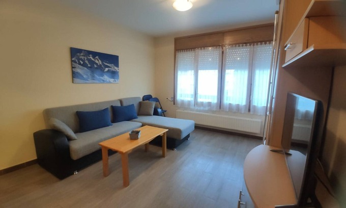 Jaca Apartment | Mountain Apartment with Pool, 2 Bedrooms, Sofa Bed, Parking – Sleeps 6, Jaca