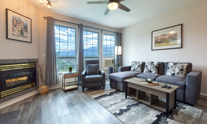 East Kootenay House | Mountain Burrow 2 bedroom suite, sleeps 8: Unit 2005A&B
