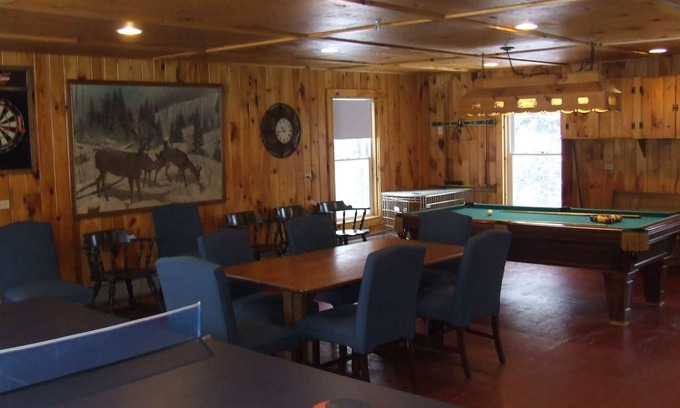 East Burke House | Mountain bikers delight to comfortably accommodate large groups.