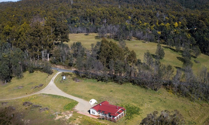 Golden Valley House | Mountain Blue Guest house