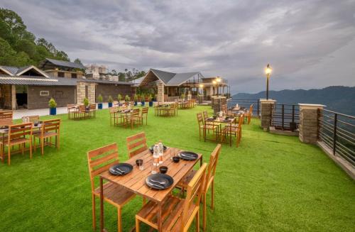 Kumarhatti Apartment | Mountain Breeze Hill Crest Luxury Apartments