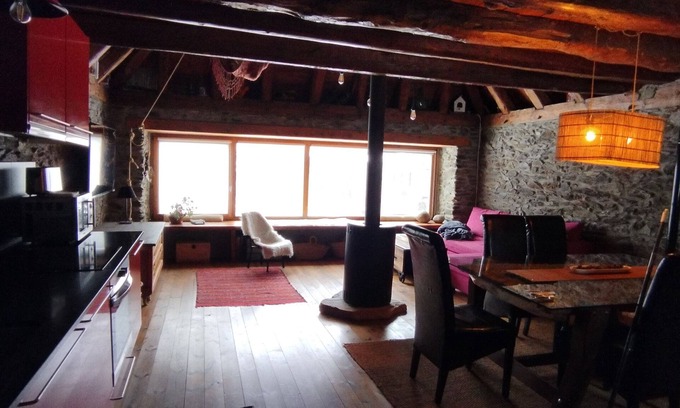 Vilamos Cabin | Mountain cabin a stone's throw from the ski resort of Baqueira Beret.
