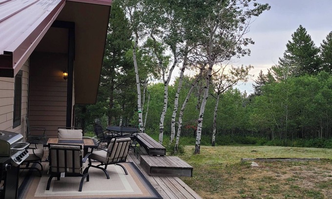 Red Lodge Cabin | Mountain Cabin - Close to Town - Pups Welcome