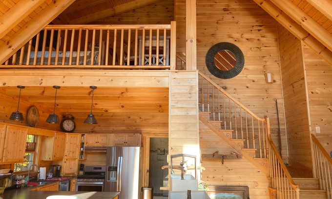 Ferguson Cabin | Mountain Cabin,Great View,HotTub,Hiking/Horse Trails,WiFi