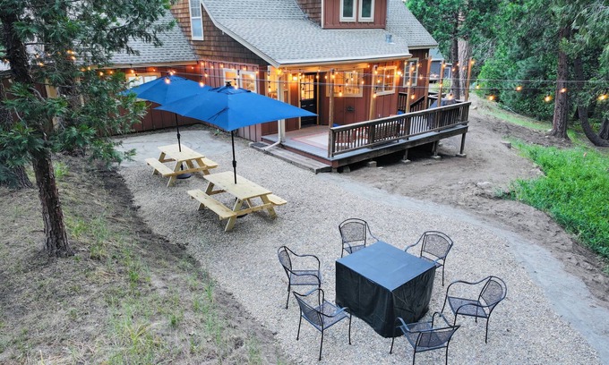 Strawberry Cabin | Mountain Cabin, Mins from Pinecrest Lake and Dodge Ridge!