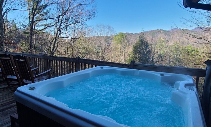 Ferguson Cabin | Mountain Cabin,Pool Table,Views,Hot Tub,Fireplace, WiFi, Pet Friendly