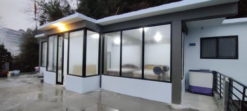Darjeeling House | Mountain Chalet