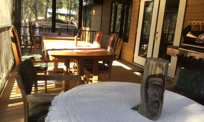 East Kootenay Ski Chalet | Mountain Chalet/Villa