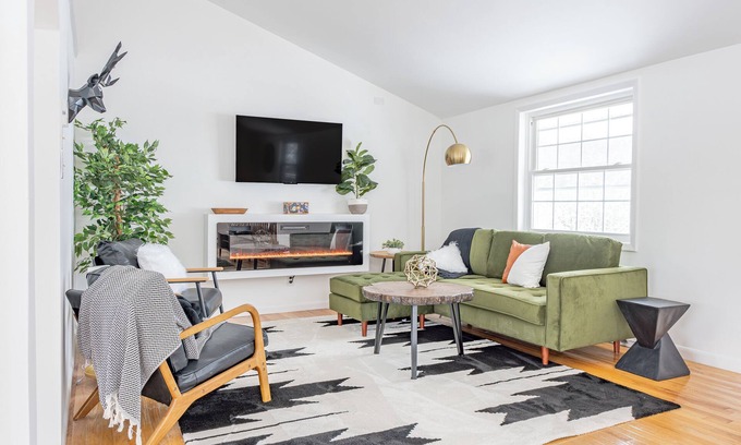 Hensonville Ski Chalet | Mountain Chalet with Hot Tub, Ski, & Amazing Views!