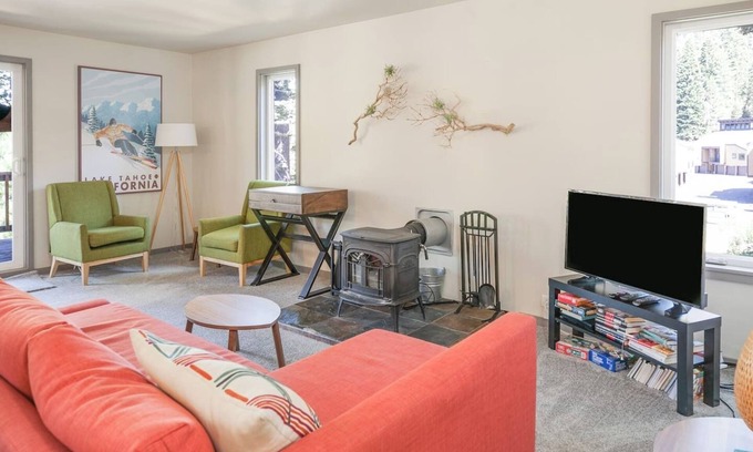 Alpine Meadows Condo | Mountain Chic Condo | Near Village at Palisades