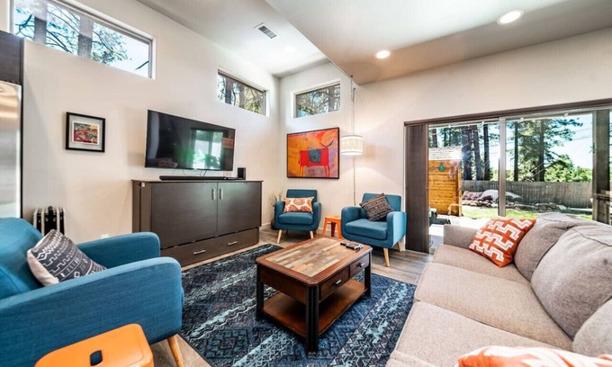 Mountainaire Cabin | Mountain Chic Retreat w/Hot Tub - Escape the City