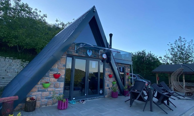 Kartepe Resort | Mountain Cottage Havuzlu Dağ Evi/Eşmeahmediye