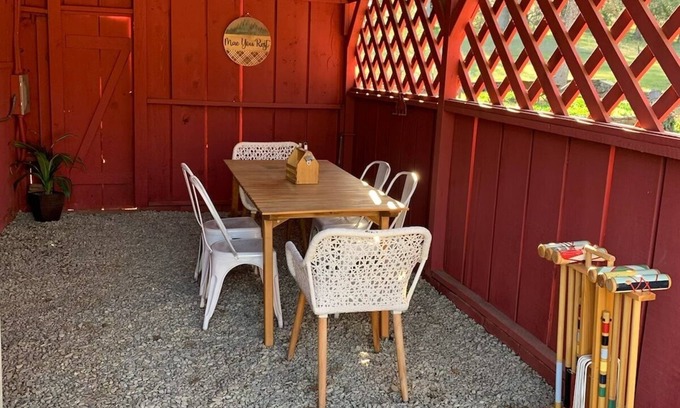 Mariposa Cabin | Mountain Cottage with creek and accessible trail and pond near Yosemite!