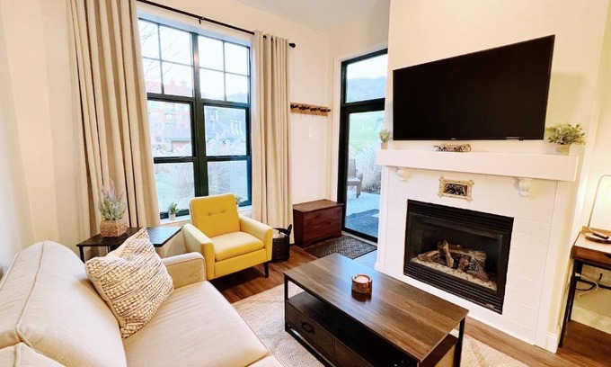 Vernon Apartment | Mountain Creek Resort at Appalachian Hotel - Pool & Hot Tub
