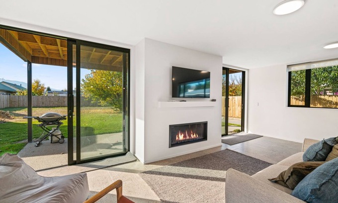 Lowburn House | Mountain Escape - Cromwell Downstairs Apartment