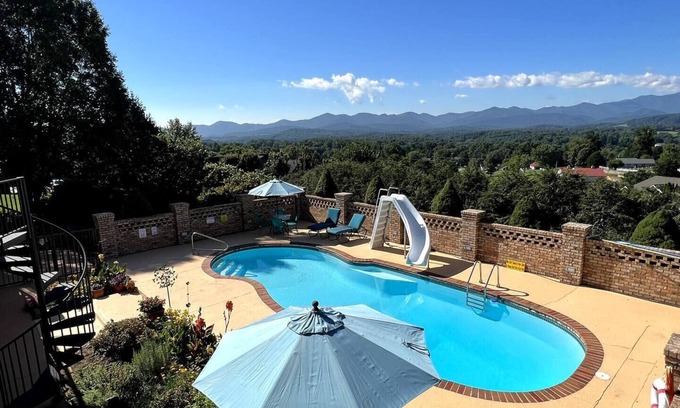 Candler Apartment | Mountain Escape