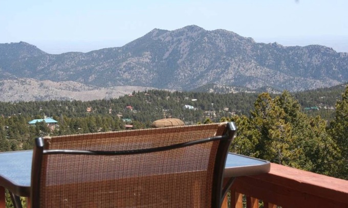 Coal Creek Canyon House | Mountain Experience/Amazing Views/Hot Tub/Ski/Close to Boulder