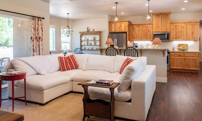Paradise House | Mountain Family Getaway