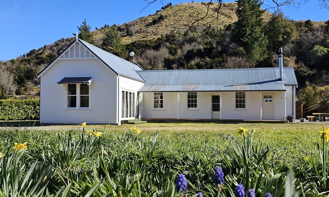 Hurunui District Other | Mountain farmhouse with adventures at your door on historic Island Hills Station