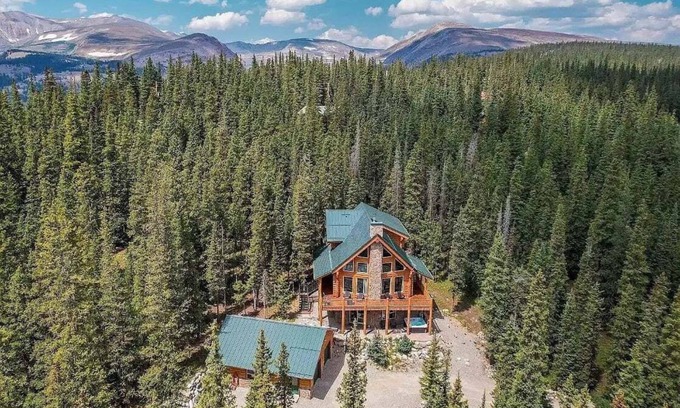 Valley of the Sun Cabin | Mountain Gem Lodge🏔 3 Acres 🌲 Hot Tub 💰$0 Cleaning Fee 🐾 Pet Friendly 🚙 Game Room
