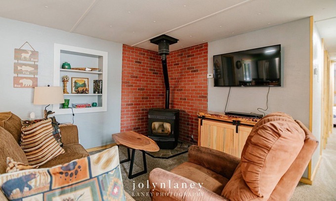 Garden Valley House | Mountain getaway near golf course, restaurants, and hot pool - Terrace Lakes