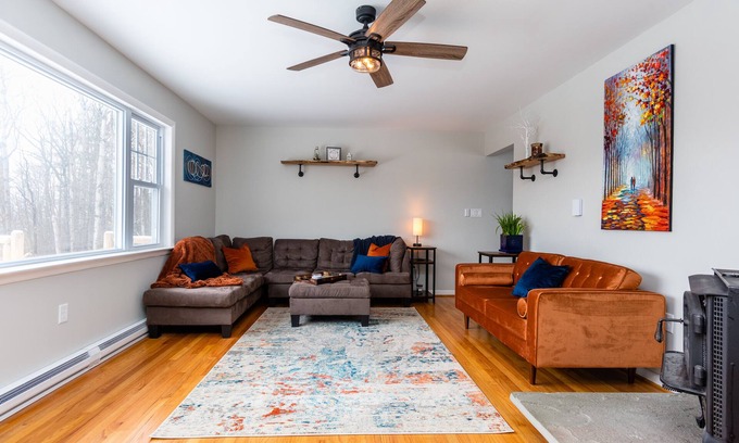 Roxbury House | Mountain Getaway w/Hottub, Views, Gamesroom, Fire Pit