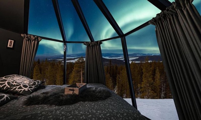 Jokkmokk Municipality Cabin | Mountain Glass Room Luxury getaway for 2 wild nature experience in Sweden