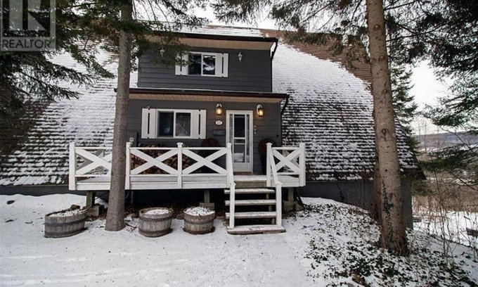 Kimberley Ski Chalet | Mountain Hideaway Cottage