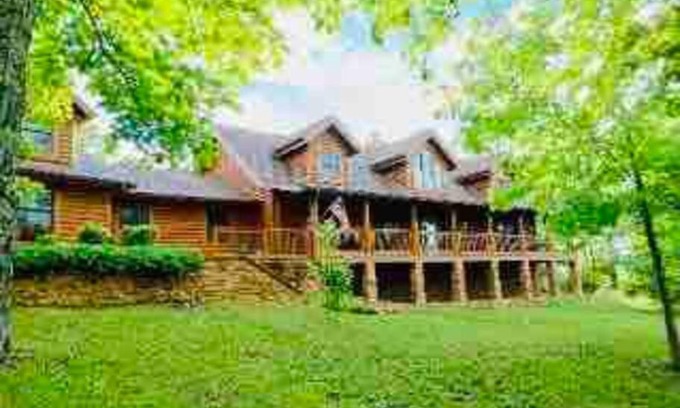 Cotter House | Mountain Home overlooking the valley/White River