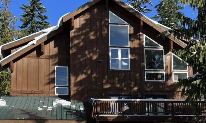 Government Camp House | Mountain home perfect for large groups in the heart of Government Camp