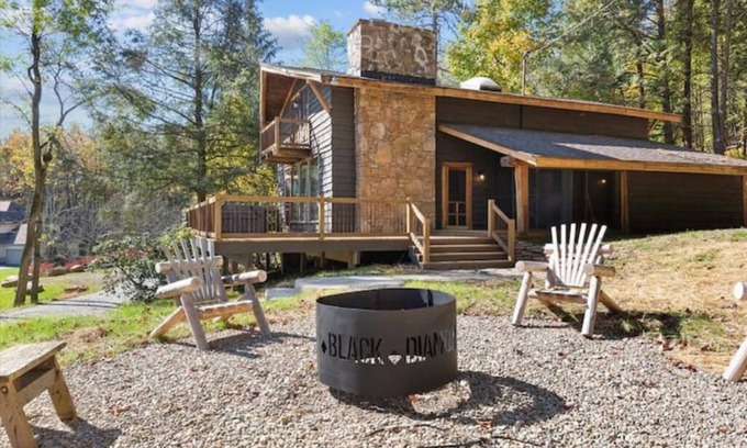 Champion Ski Chalet | Mountain House -Black Diamond Chalet