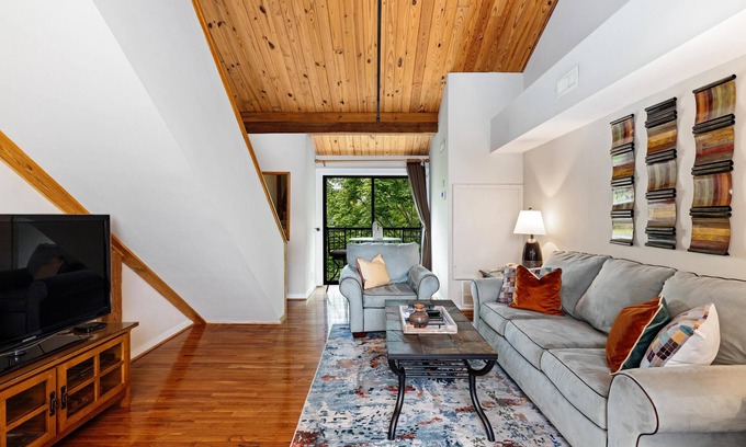 Wintergreen Condo | Mountain Inn Lodge 54 with Wintergreen Advantage