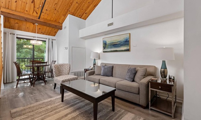 Wintergreen Condo | Mountain Inn Lodge 66 with Wintergreen Advantage