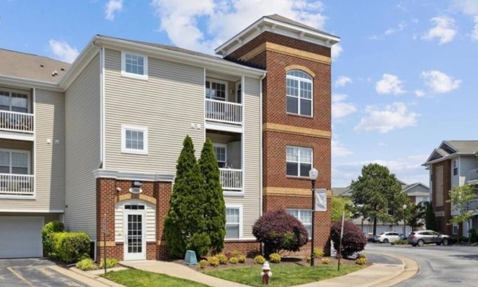 North Newport News Condo | Mountain Jade Garden Condo Resort 2 bed 2 bath near Newport News City Center