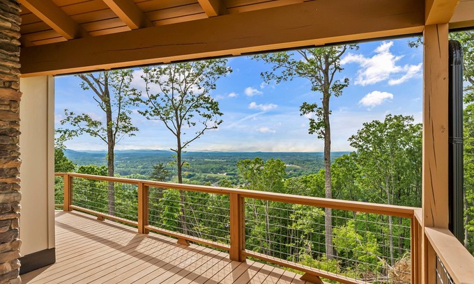 Morganton House | Mountain Jam/panoramic mountain views/hot tub & minutes from I-40 & Morganton