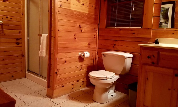 Maggie Valley Cabin | MOUNTAIN JOY COTTAGES #10- BIG BEAR