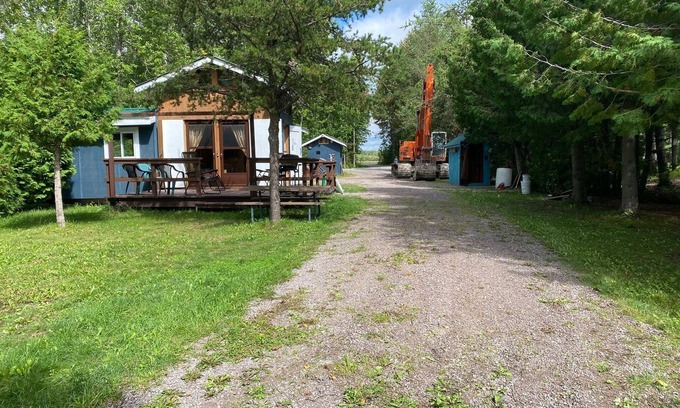 Timiskaming District Cabin | Mountain Lake Rustic Cabins under New management in Memory of Peter Bennett,