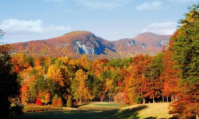 Lake Lure House | Mountain Lake Townhome in Golf Resort for 8