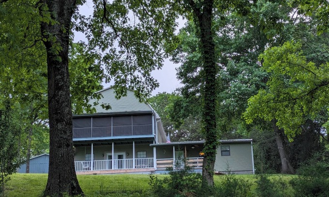Gainesboro House | Mountain Lakeside View
