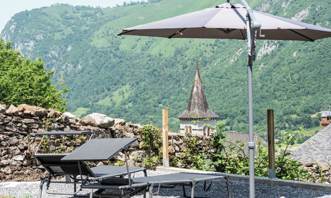 Gere-Belesten House | Mountain Lodge 'Au Milan D'Oré' – Stunning Views, Private Terrace, and Wi-Fi in the Pyrenees