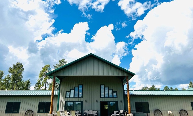 Deadwood Cabin | Mountain Lodge for 24! Holiday Gatherings, Retreats & Winter Escapes