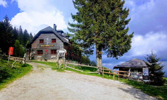 Vidrga Cabin | Mountain Lodge Smrekovc