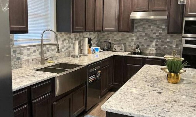 East Stroudsburg House | Mountain luxury
