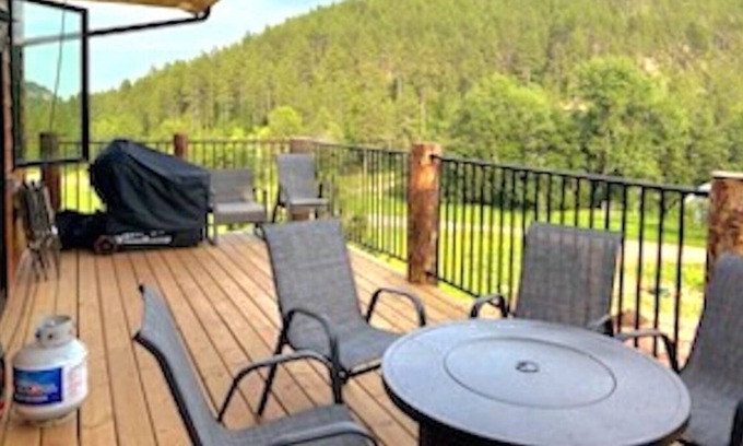 Spearfish House | Mountain Luxury 10 minutes from Downtown Spearfish