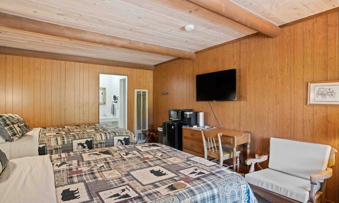 Almont House | Mountain Magic: Cozy Cabins, World-Class Fishing & Rocky Mountain Charm
