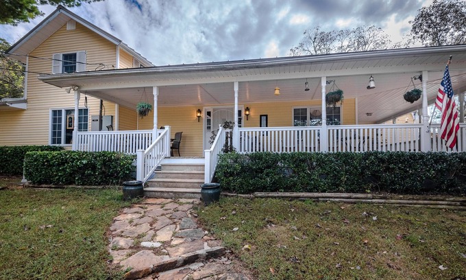 Huntsville House | Mountain Majesty ~ Country elegance at its best!