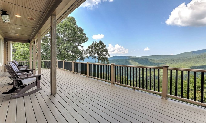 Big Canoe House | Mountain Manor - Mountain views and luxurious comfort in Big Canoe!